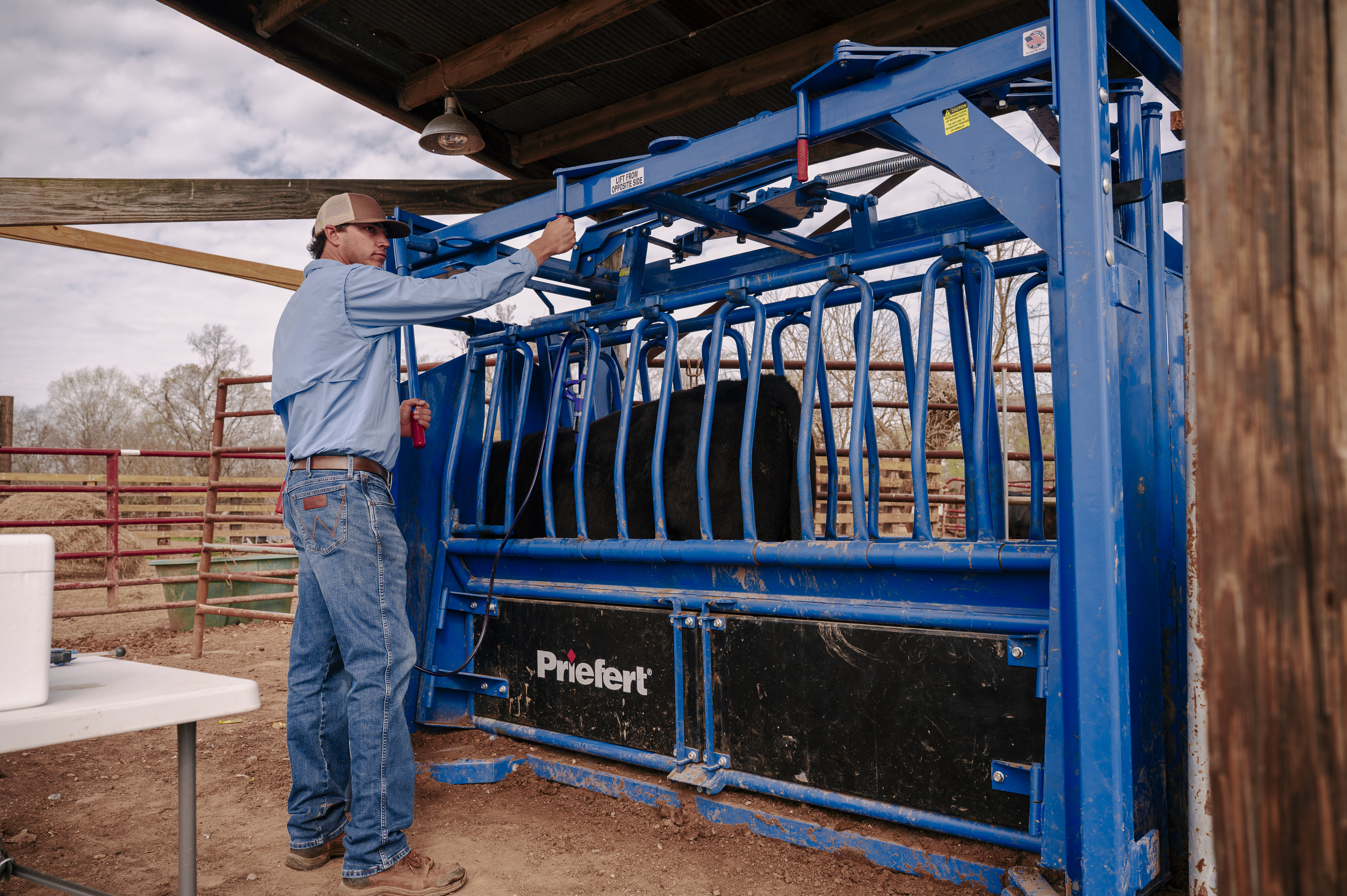 Squeeze Chute – Model SC25