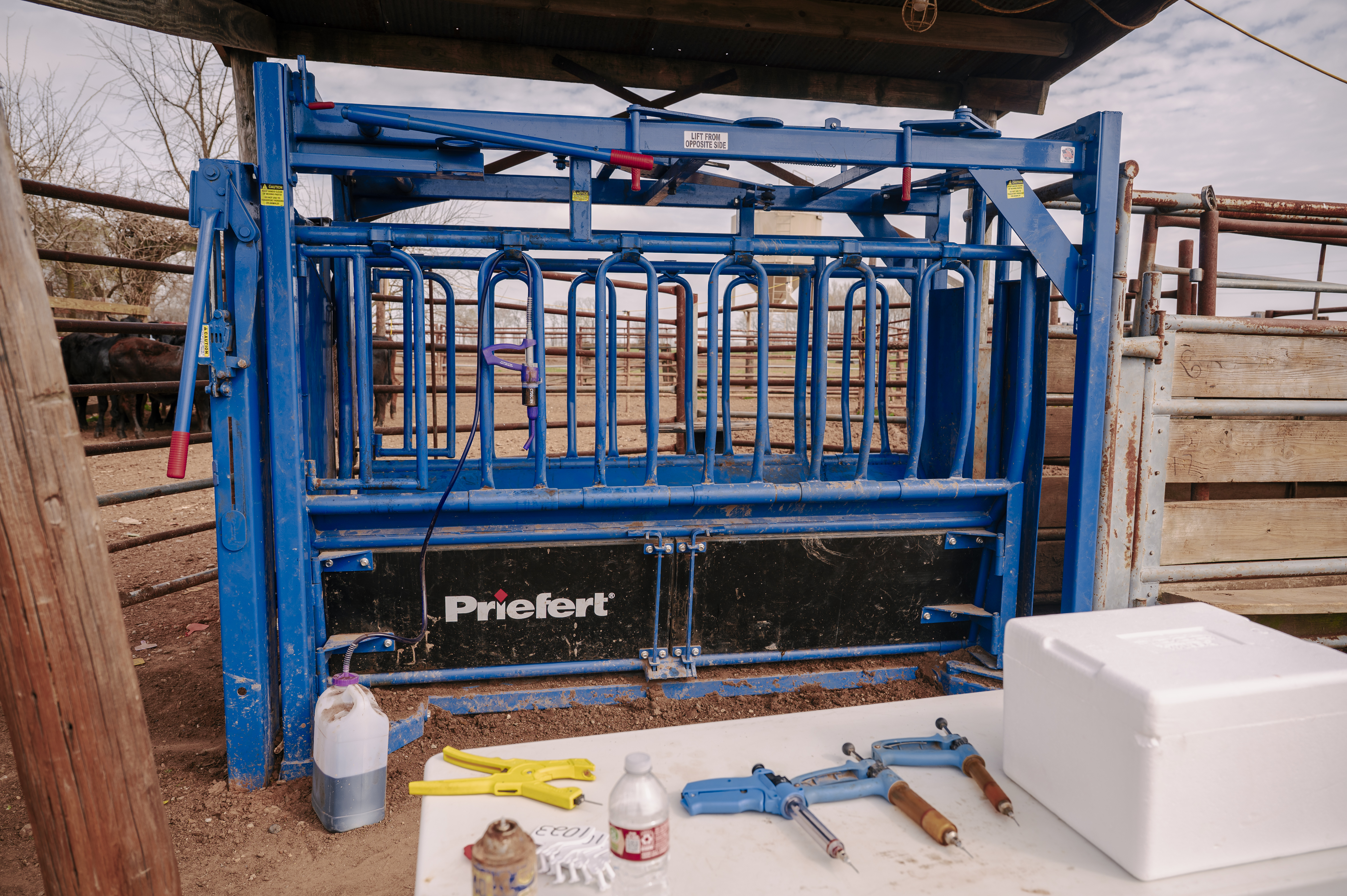 Squeeze Chute – Model SC25