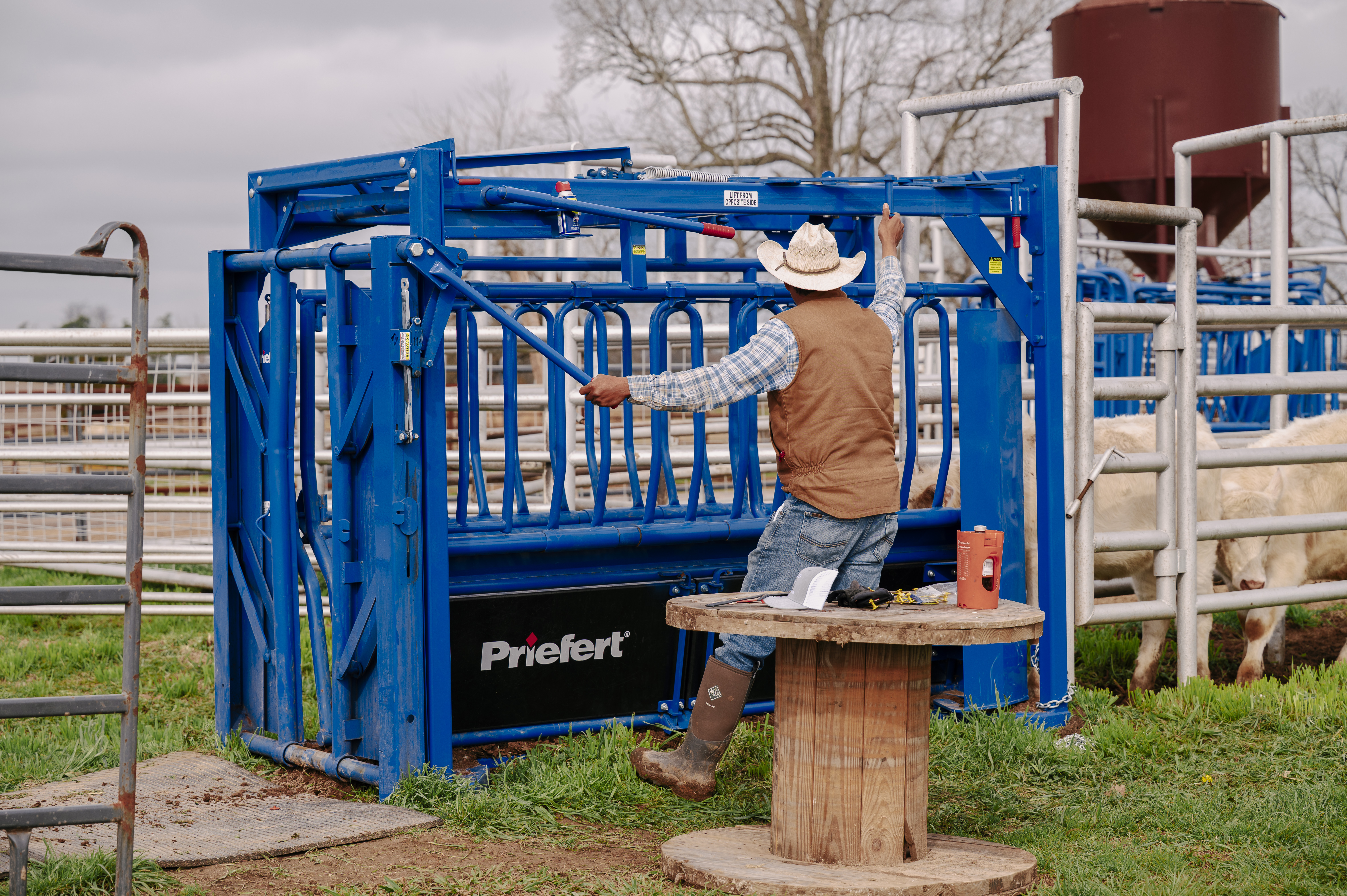Squeeze Chute – Model SC25