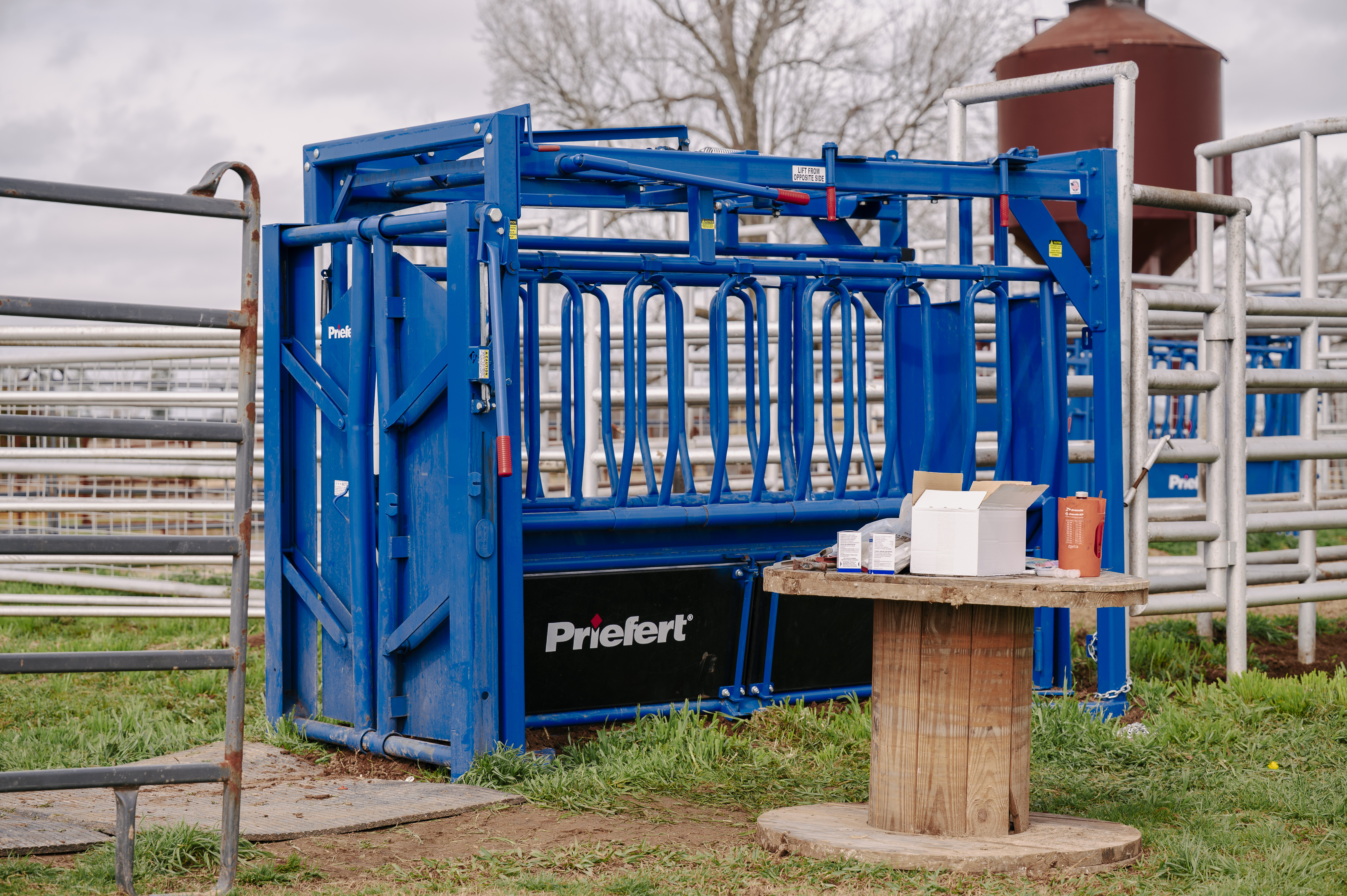 Squeeze Chute – Model SC25