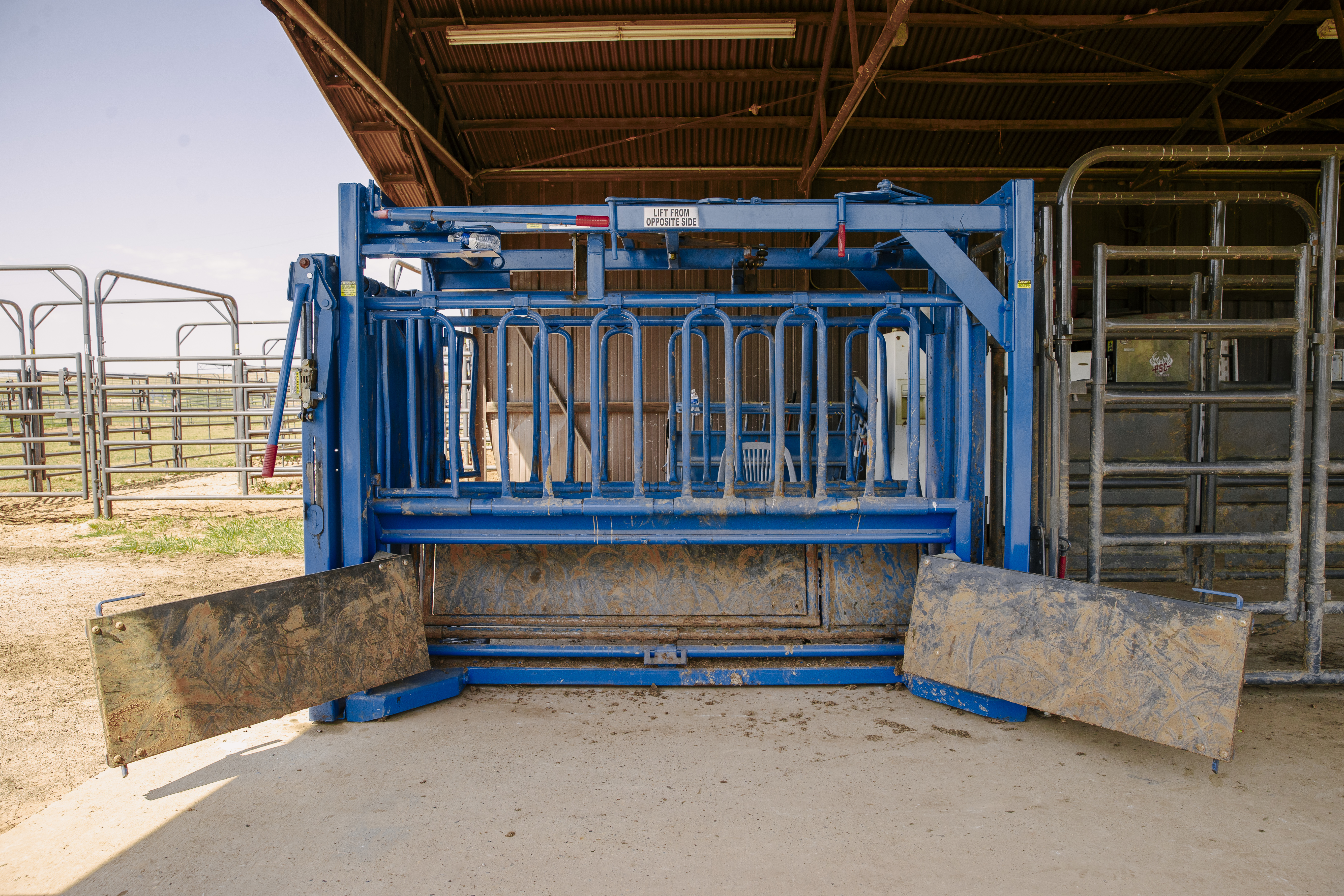 Squeeze Chute – Model SC25